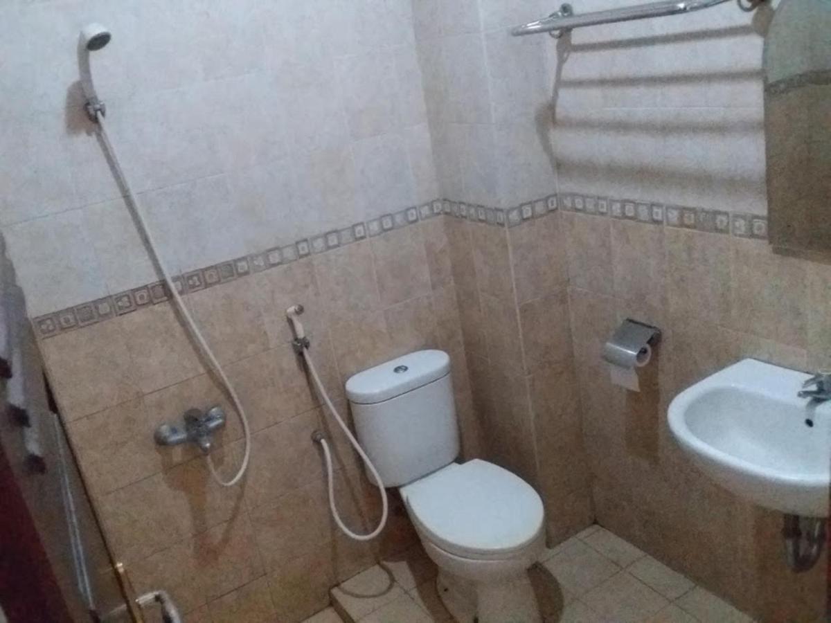 Malioboro Inn Hotel Джокьякарта Экстерьер фото